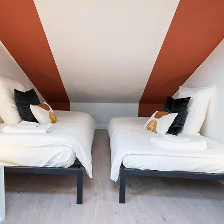 Maison De Brique- Cinema Room-baby-foot - 10min A Pieds Gare Rer A- Tres Proche Arena La Defense Et Paris * Houilles
