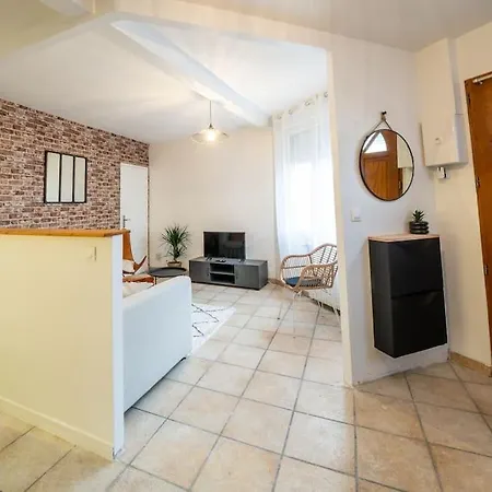 Maison De Brique- Cinema Room-baby-foot - 10min A Pieds Gare Rer A- Tres Proche Arena La Defense Et Paris * Houilles