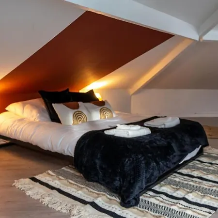 Maison De Brique- Cinema Room-baby-foot - 10min A Pieds Gare Rer A- Tres Proche Arena La Defense Et Paris