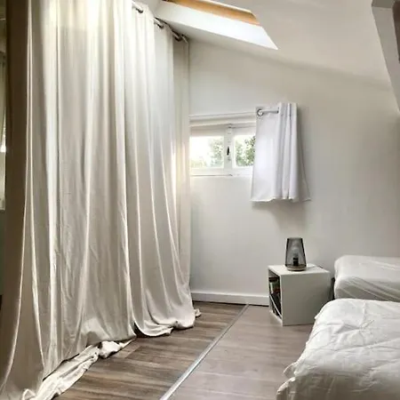 Maison De Brique- Cinema Room-baby-foot - 10min A Pieds Gare Rer A- Tres Proche Arena La Defense Et Paris